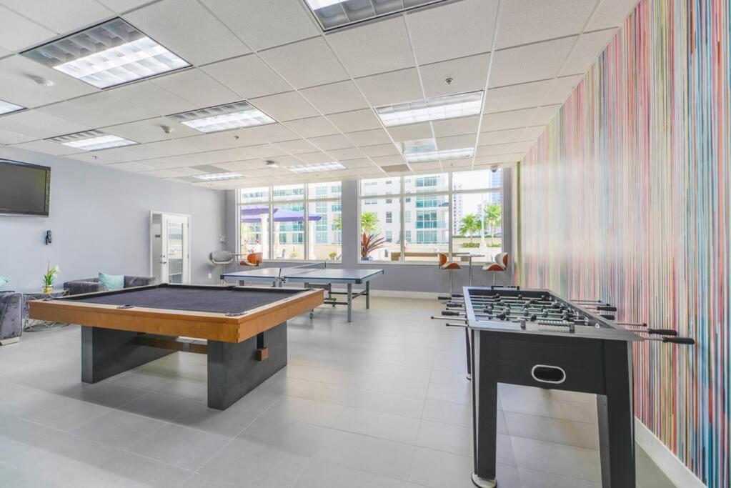 Centric Modern 40Thfloor Brickell Condo Free Parking By Palermo Home Miami Bagian luar foto